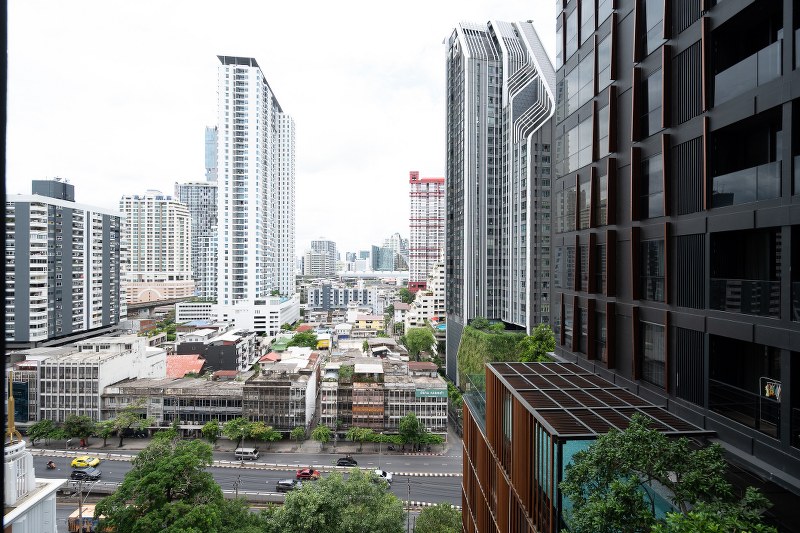 Experience Bangkok city view with unit facing North, 5 mins to BTS