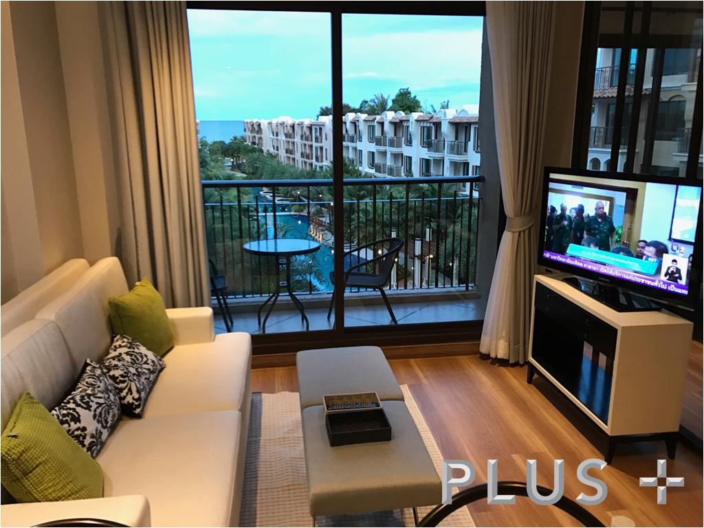 Condo with beach at front+3 style pools 