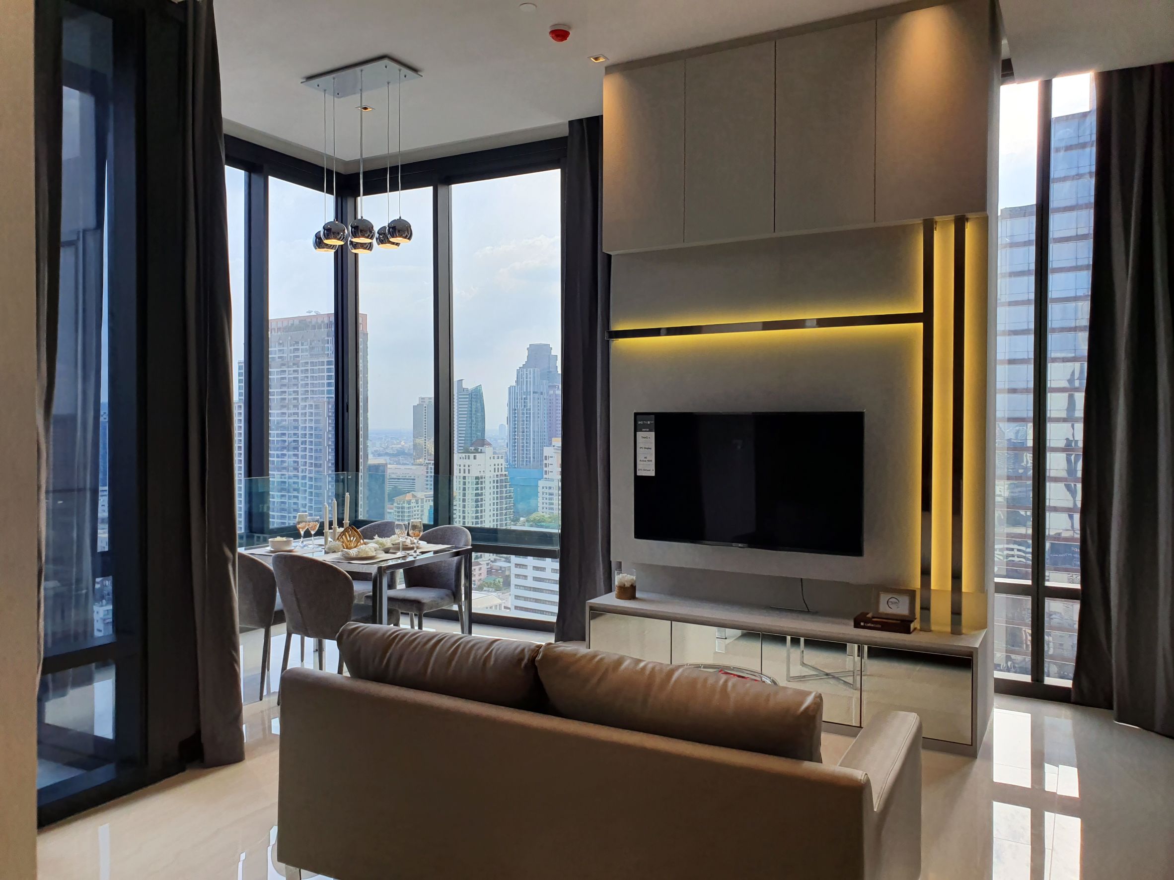 Luxury condo more than 3m floor to ceil