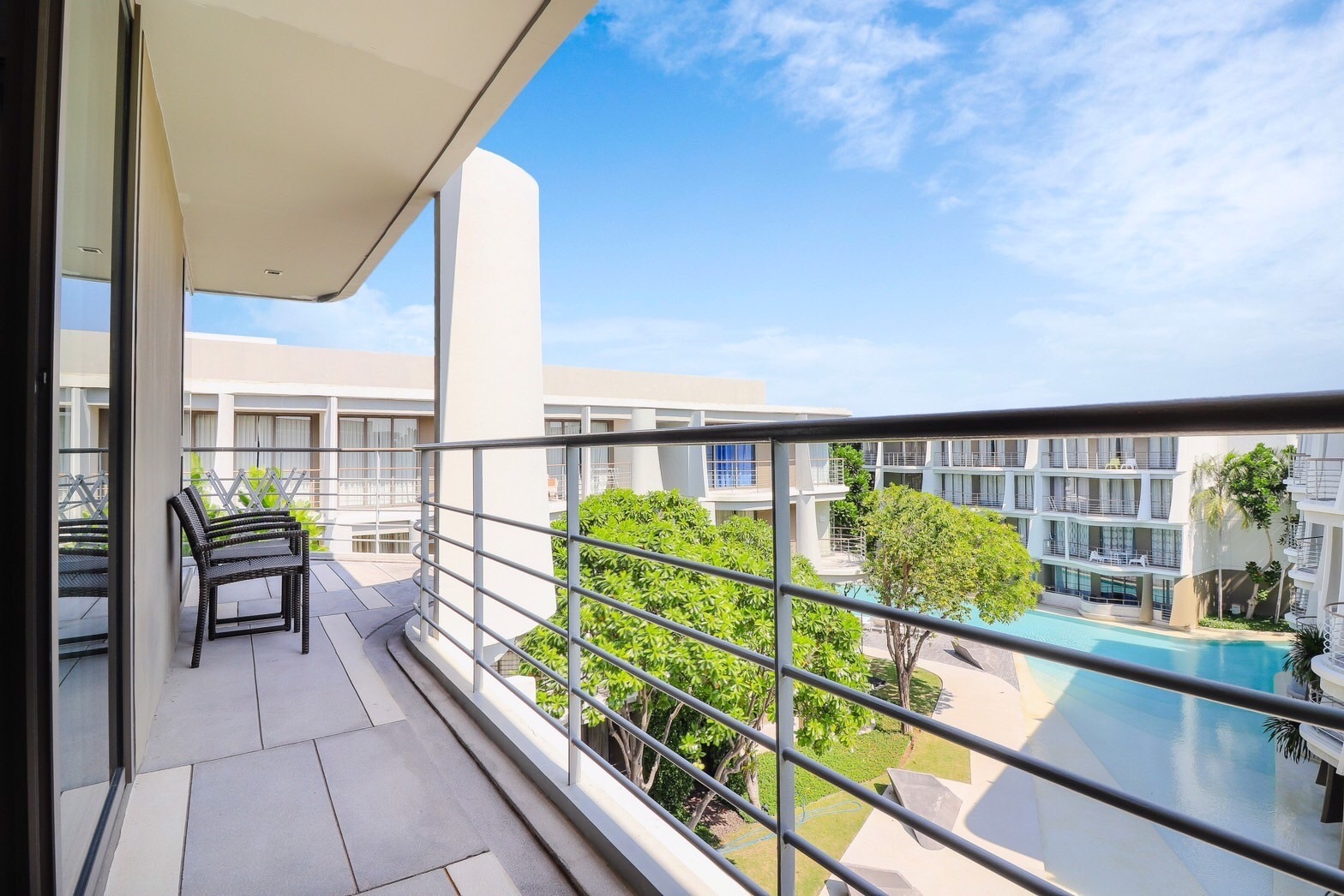 Stunning 2 bedroom unit with swimming pool view
