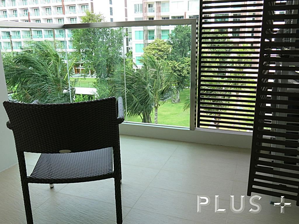 Fully furnished condo near variety shops