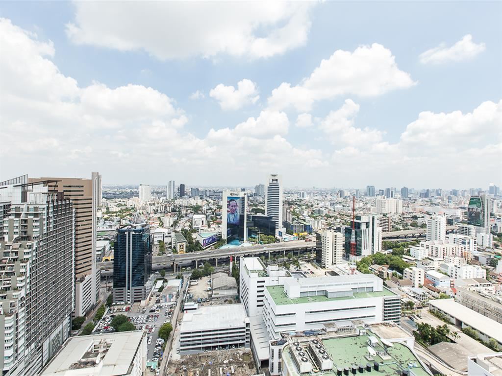 The line Jatujak-Mochit ,5 mins to BTS Mochit, city view on 34th floor, exclusive facility