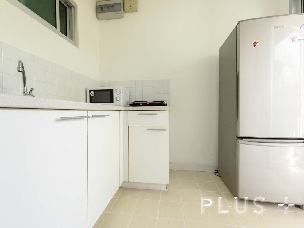 Condo only 5 minutes walk to BTS Thonglor