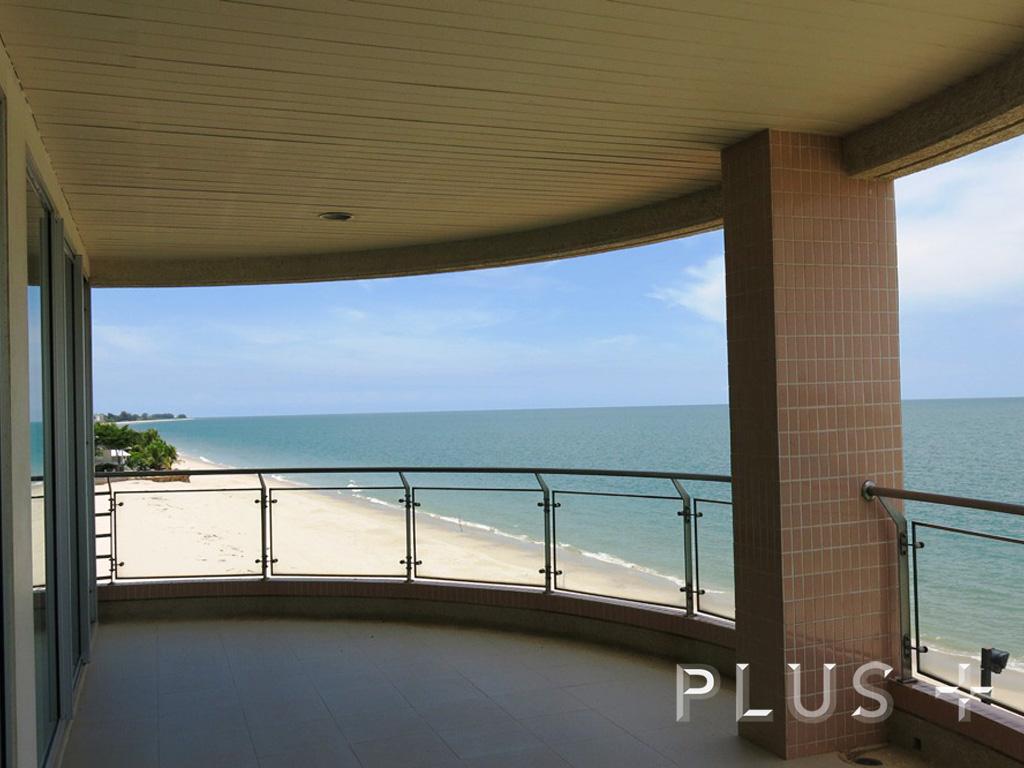 Privately wide balcony+ beach view condo
