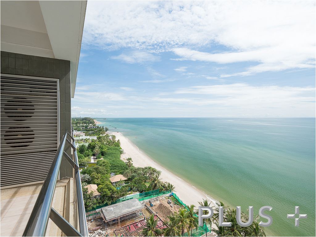 Closest-to-beach condo near F&N Outlet