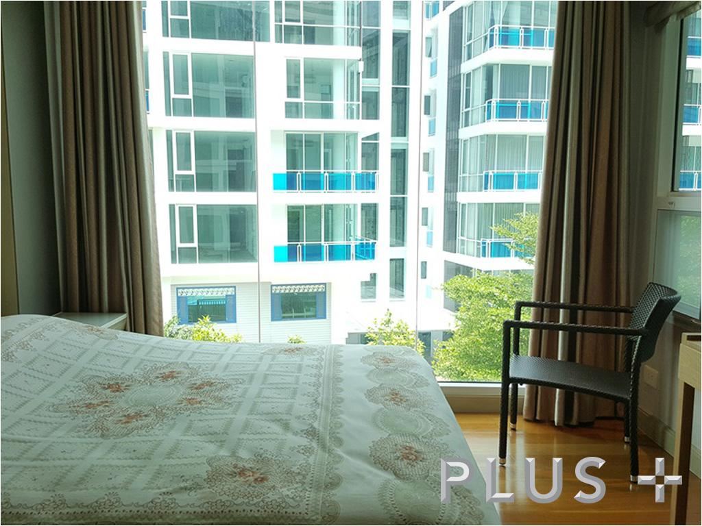 Fully furnished condo near variety shops